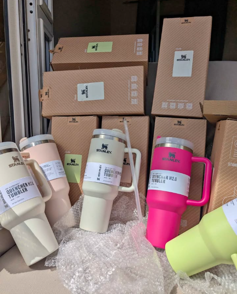 Stanley Quencher H2.0 Original 40oz – Le Tumbler Isotherme Premium N°1 à Dakar pour Rester Frais ou chaud Toute la Journée 🌞